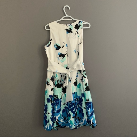 Perceptions Size 10 Petite Blue and White Floral Dress - Picture 4 of 13